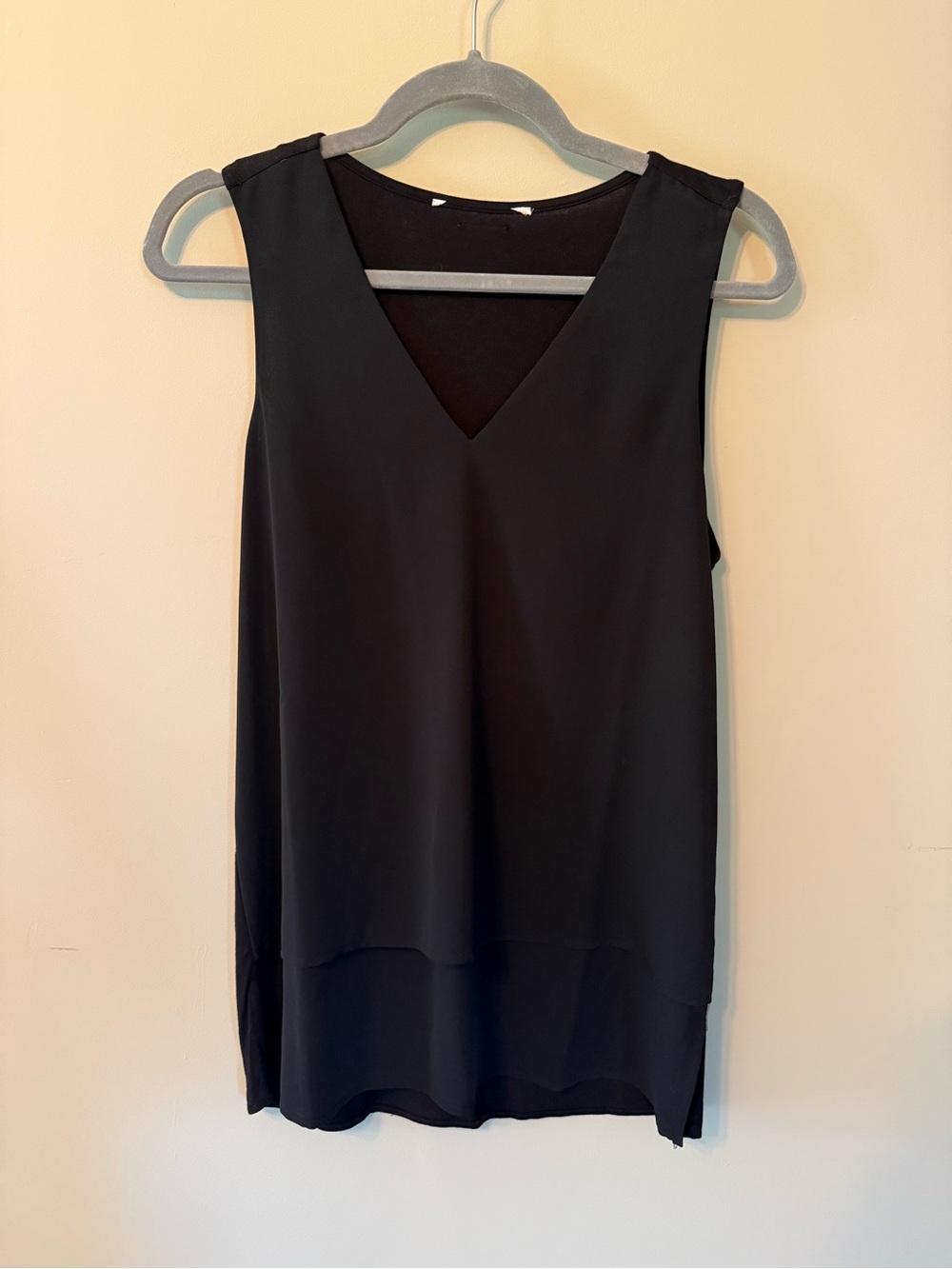 Michael Kors Black V-Neck Medium Sleeveless Camisole